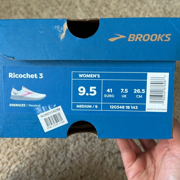 Brooks Ricochet 3 Shoes - Picture 4 of 5